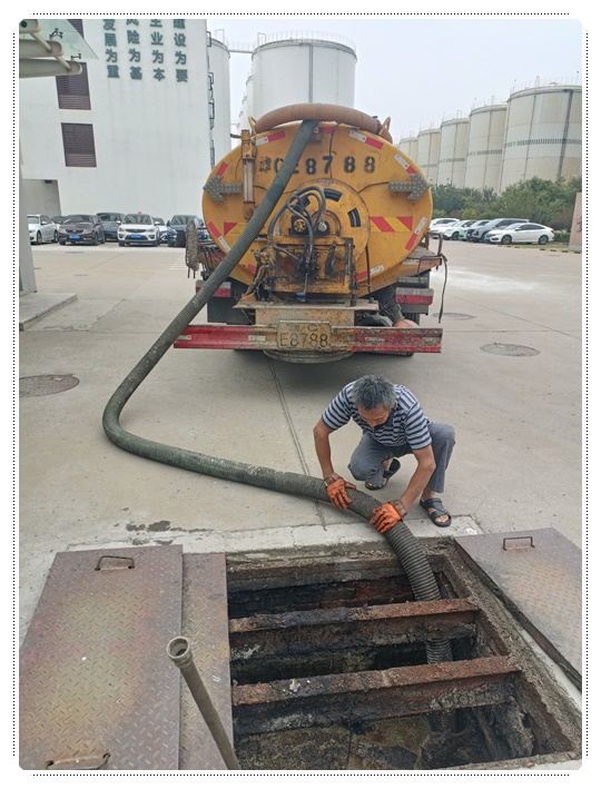 南开乡隔油池清掏