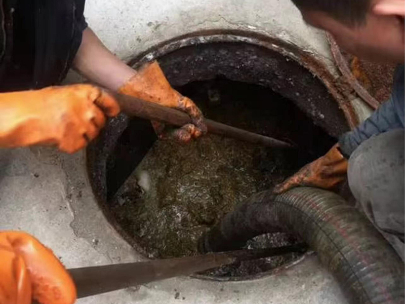 南开乡清理化粪池时如何避免沼气的危害?